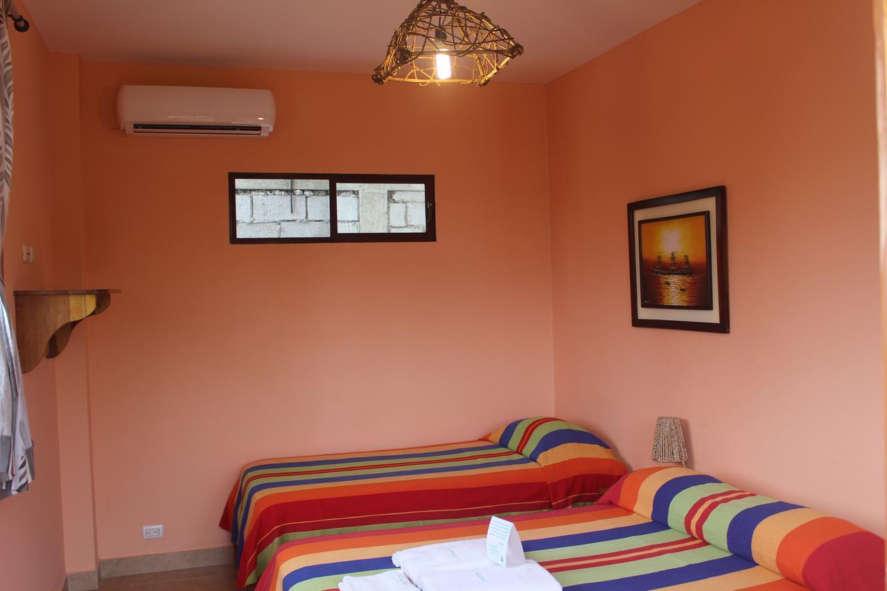 La Mariposa Hostal Olón Esterno foto